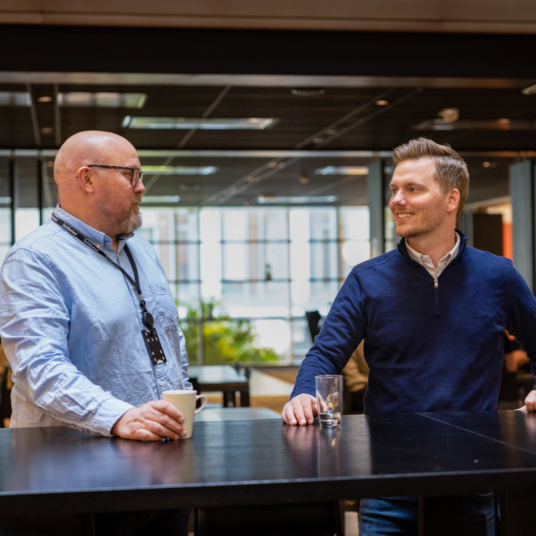 To ansatte i Schibsted Distribusjon